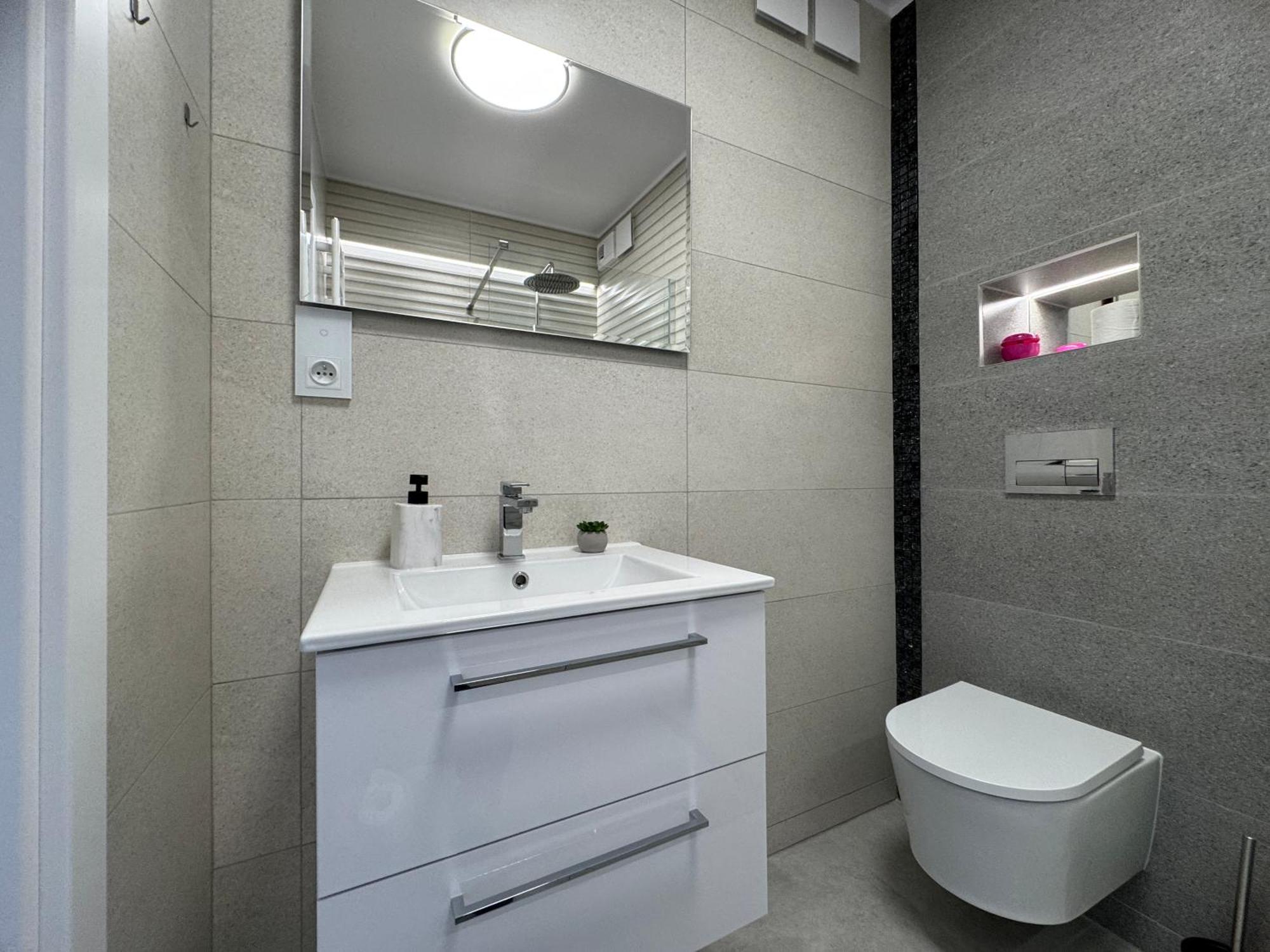 Apartament New Smart- Oaza Relaksu-rynek - Parking -fak Vat- Rok Budowy 2025 *